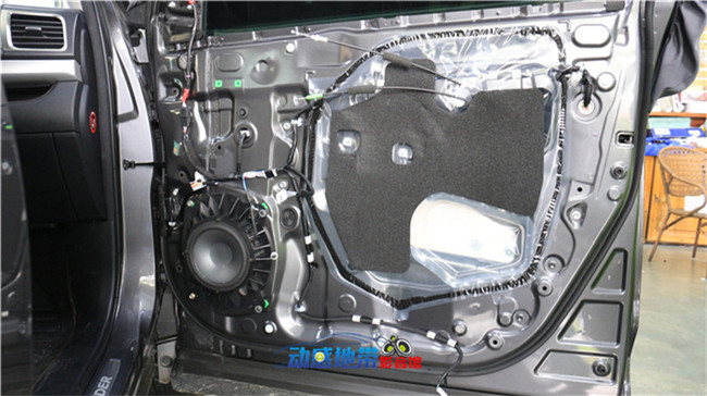 6安装前门JBL 609C两分频套装喇叭效果.jpg