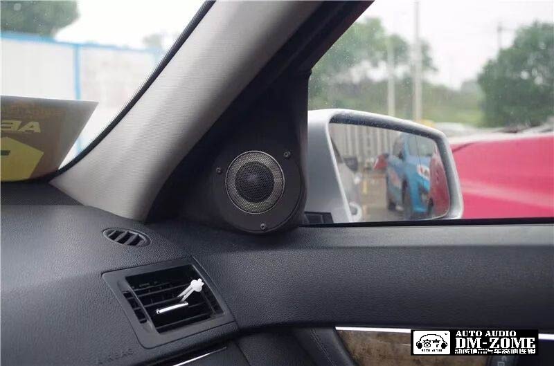 1765594335855038844.jpg 奔驰汽车音响2.jpg